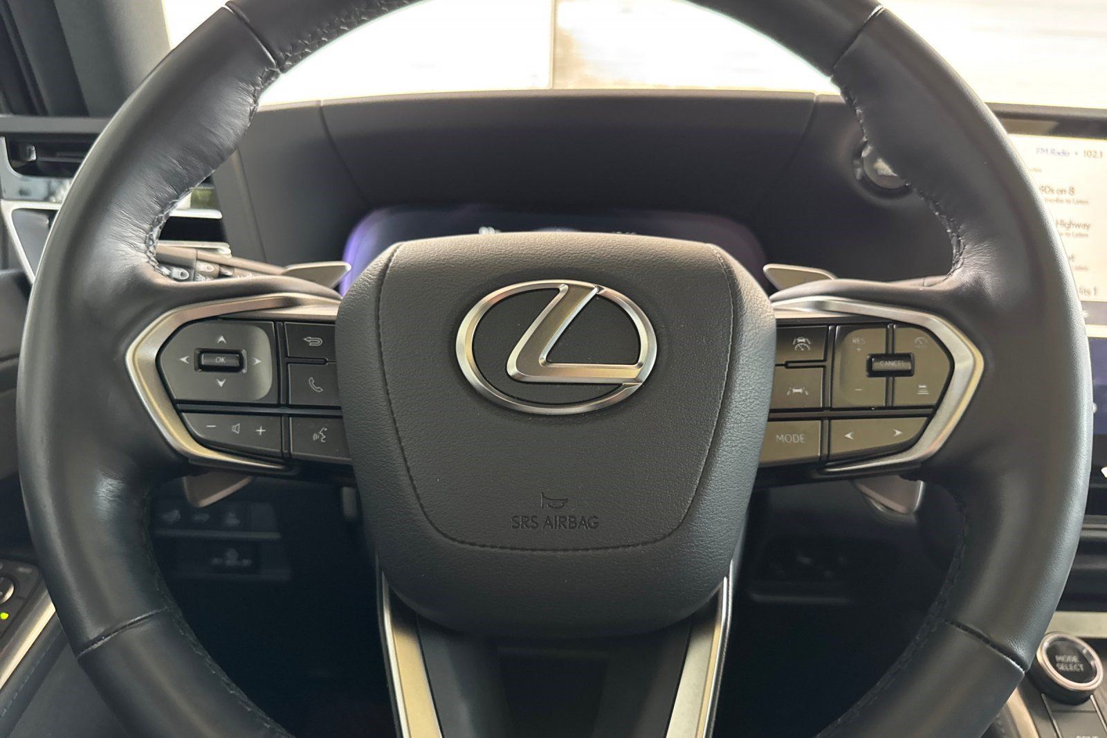 Used 2024 Lexus GX 550 w/ Accessory Package (31) AWD/4WD image 31