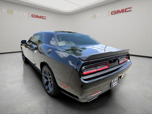 Used 2022 Dodge Challenger SXT w/ Blacktop Package image 5