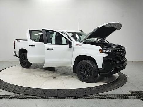 Used 2021 Chevrolet Silverado 1500 LT Trail Boss w/ Bed Protection Package AWD/4WD image 9