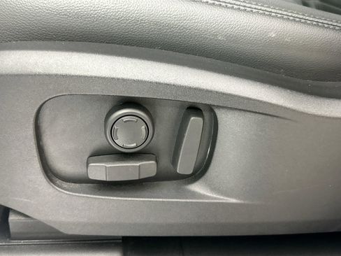 Certified 2022 Land Rover Defender 110 SE image 22