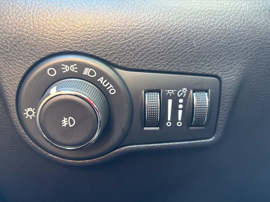 Used 2024 Jeep Compass Limited AWD/4WD image 20