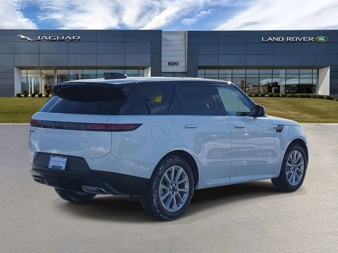 Used 2026 Land Rover Range Rover Sport SE AWD/4WD image 3