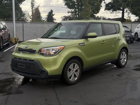 Used 2016 Kia Soul FWD image 4