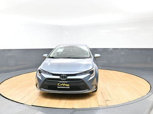 Used 2025 Toyota Corolla LE FWD image 4