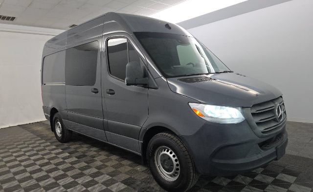 Used 2022 Mercedes-Benz Sprinter 2500 w/ Acoustic Package image 2