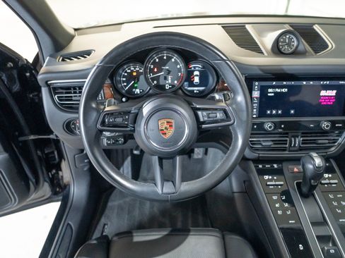 Certified 2023 Porsche Macan AWD/4WD image 27