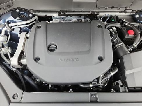 New 2025 Volvo XC90 B6 Plus w/ Protection Package Premier image 16