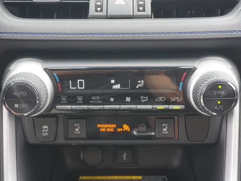 Used 2020 Toyota RAV4 XSE AWD/4WD image 14