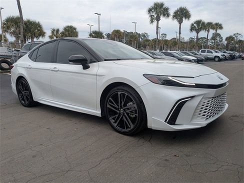 Used 2025 Toyota Camry XSE image 2