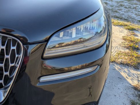 Used 2020 Lincoln Corsair FWD image 9