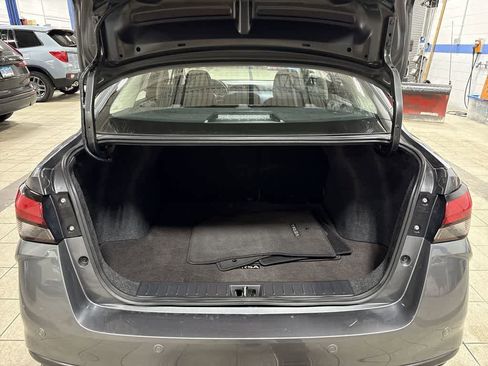 Used 2025 Nissan Versa SV image 11