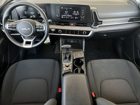 Used 2025 Kia Sportage LX AWD/4WD image 12