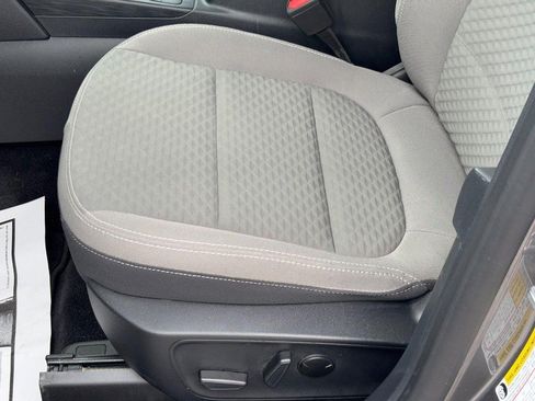 Used 2022 Ford Escape SE w/ Convenience Package FWD image 17