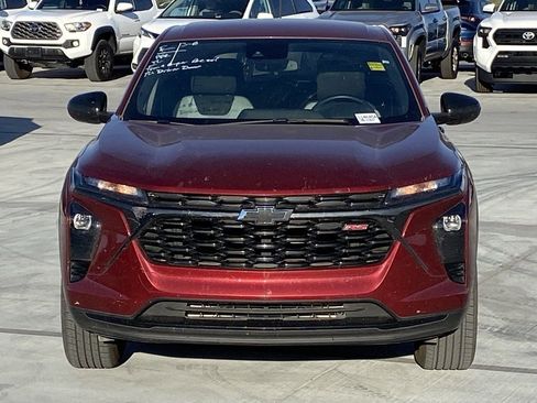 Used 2024 Chevrolet Trax RS w/ Driver Confidence Package image 2