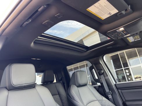 Used 2025 Toyota Tacoma Limited image 18