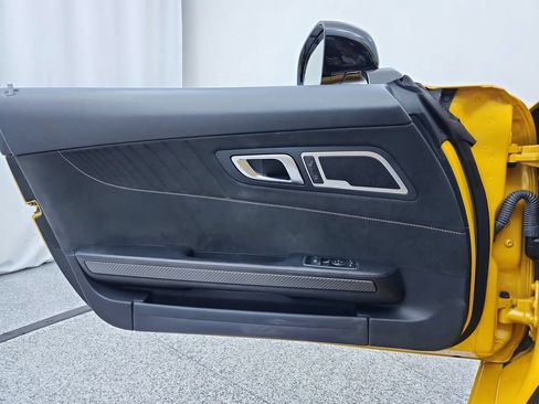 Used 2016 Mercedes-Benz AMG GT S w/ Exclusive Interior Package image 28