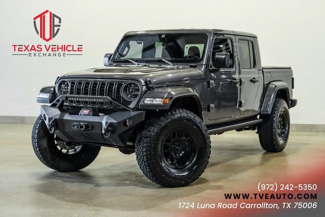 Used 2025 Jeep Gladiator Sport AWD/4WD image 1