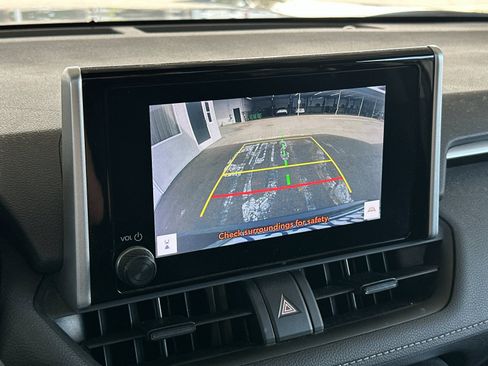 Used 2023 Toyota RAV4 XLE w/ Convenience Package image 18