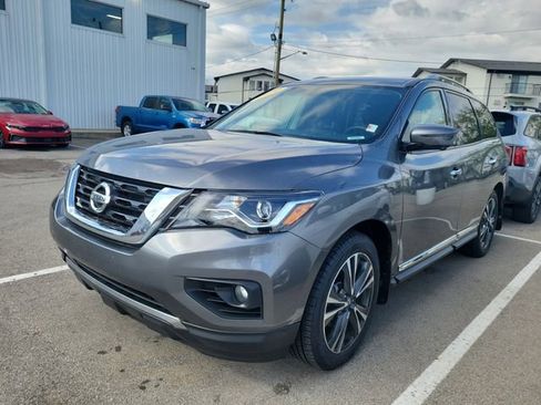 Used 2020 Nissan Pathfinder Platinum w/ Cargo Package image 4