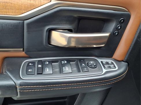 Used 2023 RAM 3500 Limited image 12