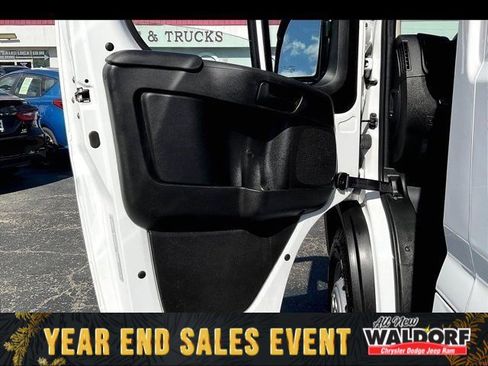 Used 2023 RAM ProMaster 2500 image 17
