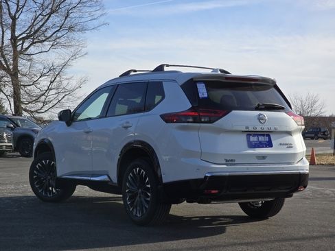 New 2026 Nissan Rogue Platinum image 10