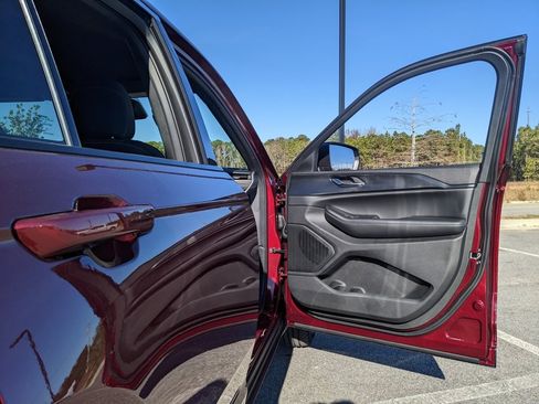 New 2025 Jeep Grand Cherokee Laredo image 52