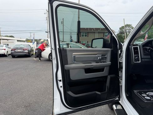 Used 2018 RAM 1500 Big Horn AWD/4WD image 9