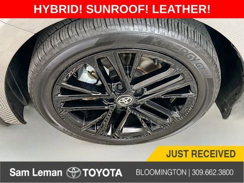 Used 2025 Toyota Camry SE image 31