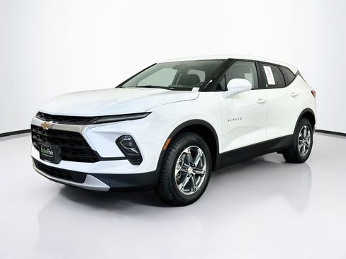 Used 2025 Chevrolet Blazer LT AWD/4WD image 3