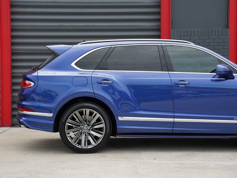Used 2021 Bentley Bentayga Speed AWD/4WD image 3
