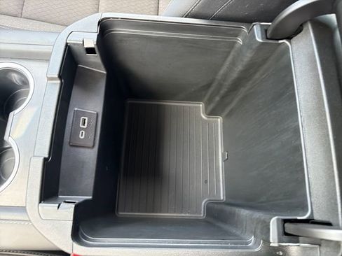 Used 2023 GMC Yukon SLE AWD/4WD image 25