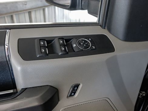 Used 2017 Ford F250 XLT w/ XLT Value Package image 43