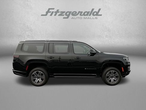 Used 2023 Jeep Wagoneer Series II w/ Convenience Group I AWD/4WD image 5