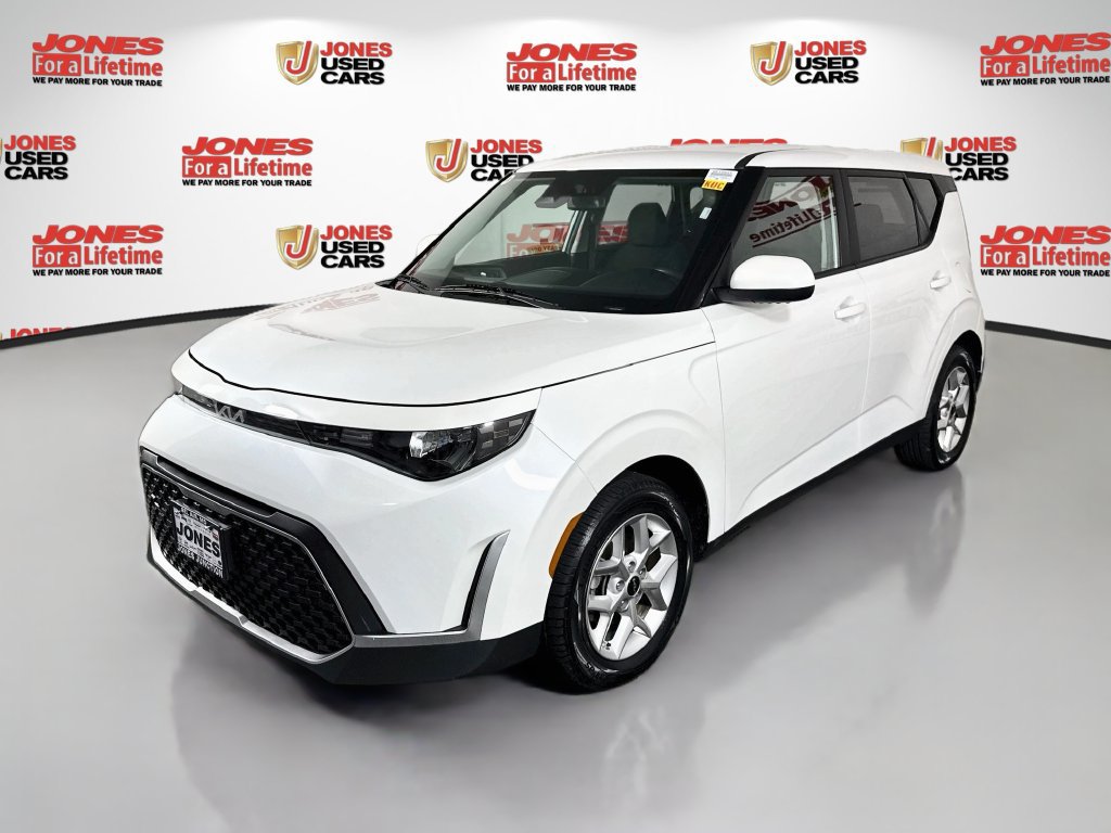 Used 2024 Kia Soul LX w/ LX Technology Package FWD image 12