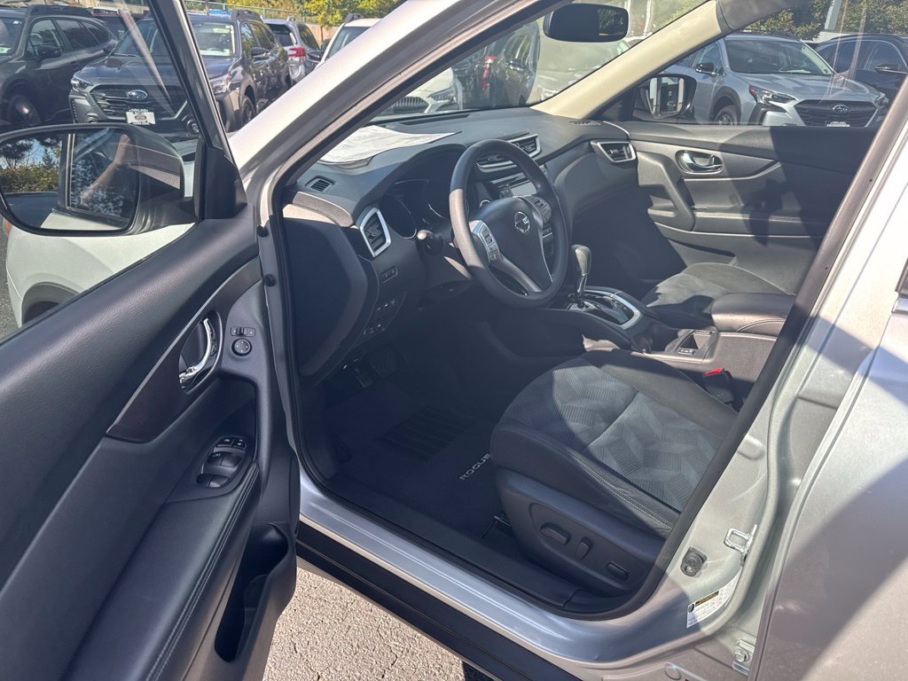 Used 2015 Nissan Rogue SV w/ SV Premium Package AWD/4WD image 8
