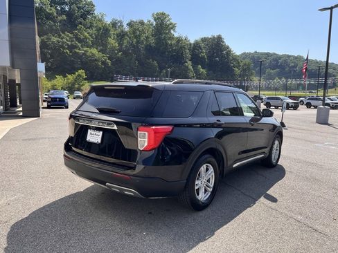 Used 2023 Ford Explorer XLT w/ Equipment Group 202A image 8
