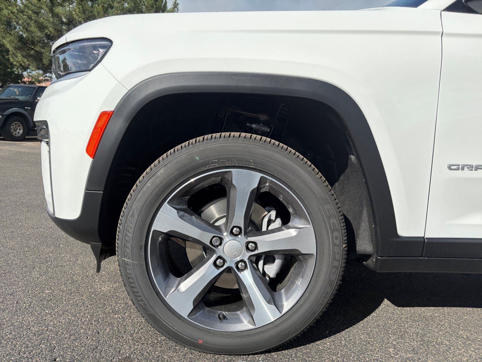 New 2026 Jeep Grand Cherokee Limited AWD/4WD image 10
