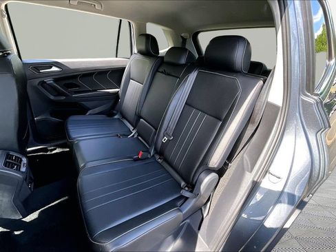 Used 2024 Volkswagen Tiguan SE FWD image 16