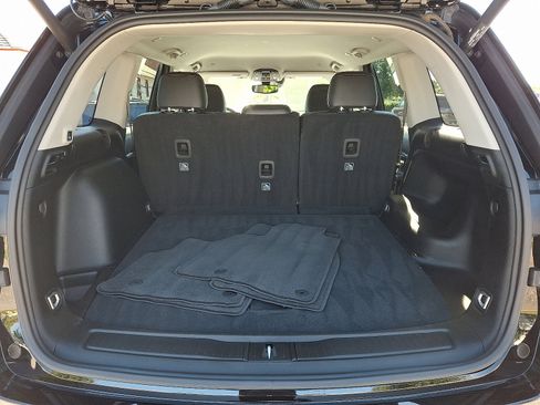 Used 2023 Jeep Grand Cherokee Limited image 31