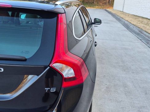 Used 2015 Volvo V60 T5 Premier image 23