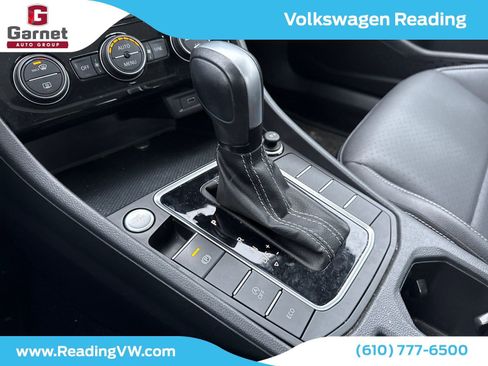 Used 2021 Volkswagen Jetta SE w/ SE Cold Weather Package image 16