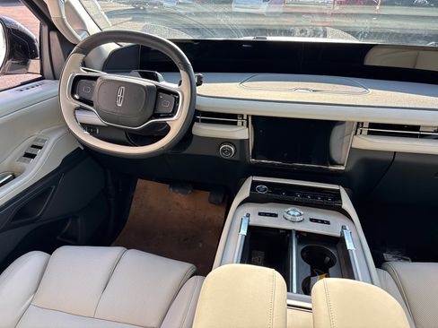 New 2026 Lincoln Navigator L Premier AWD/4WD image 29