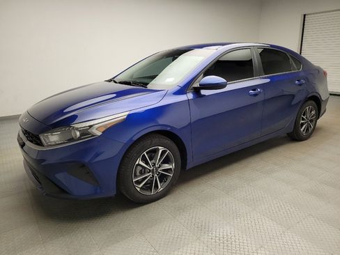 Used 2023 Kia Forte LXS image 2