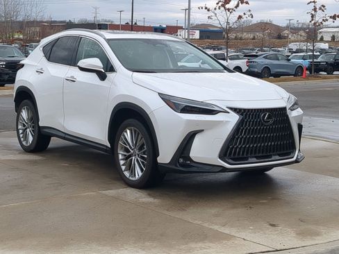 Used 2023 Lexus NX 300h AWD w/ Towing Package (2000 Lbs) image 10