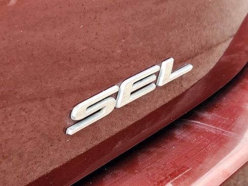 Used 2016 Ford Edge SEL w/ Equipment Group 201A AWD/4WD image 11