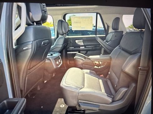 Used 2026 Ford Expedition Max Platinum w/ Driver's Package AWD/4WD image 22