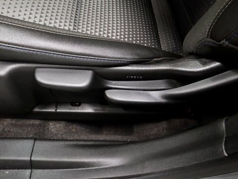 Used 2025 Chevrolet Trax LT w/ Driver Confidence Package image 24