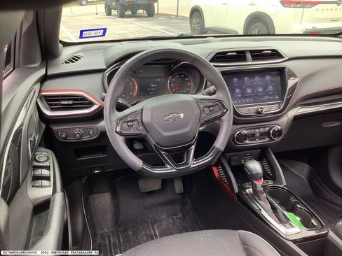 Used 2022 Chevrolet TrailBlazer RS w/ Sun and Liftgate Package FWD image 8