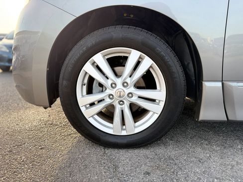 Used 2013 Nissan Quest LE image 40